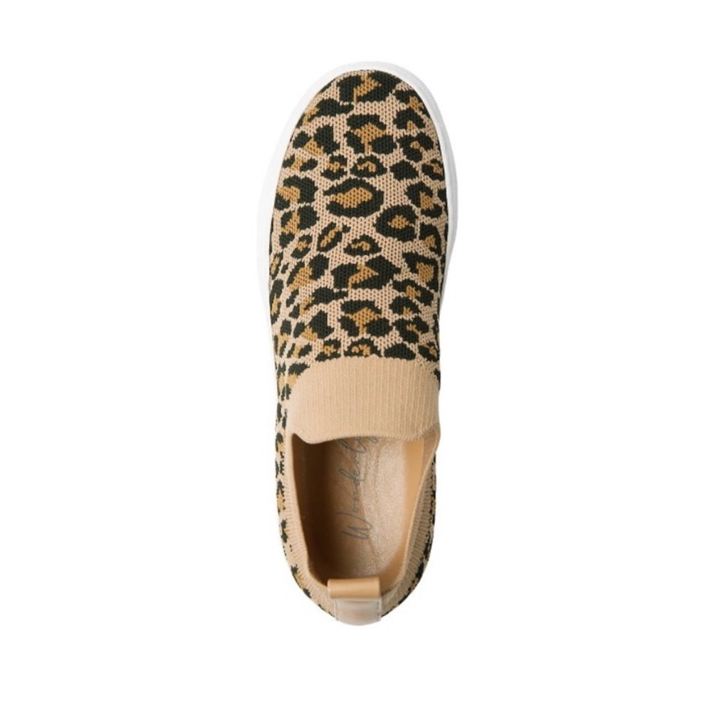 🐆Wonderly Beige and Black Leopard Print Slip-On Sneakers🐆